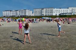 Strand, Borkum, Kinder, Ballspiel
